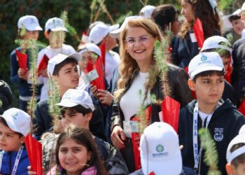 Bakırköy’de minik eller toprağa can verdi