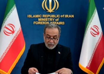 Arakçi: ABD ve İsrail savaş suçu işliyor