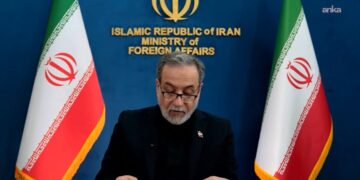 Arakçi: ABD ve İsrail savaş suçu işliyor