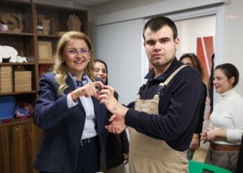 Bakırköy Belediye Başkanı Ovalıoğlu, özel bireyler ve aileleriyle iftar yaptı