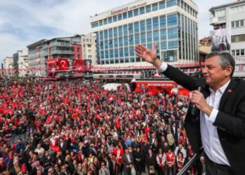 Özgür Özel: Bir daha kimse Arapça İstiklal Marşı okutmaya kalkmasın