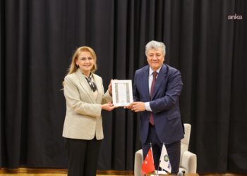 Bakırköy’de “Cumhuriyet, Demokrasi ve Türkiye’nin Geleceği” konuşuldu