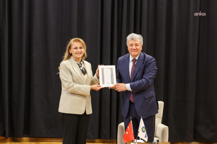 Bakırköy’de “Cumhuriyet, Demokrasi ve Türkiye’nin Geleceği” konuşuldu