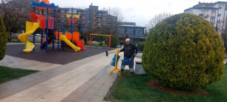 Adıyaman Belediyesi’nden ağaçlara bahar bakımı