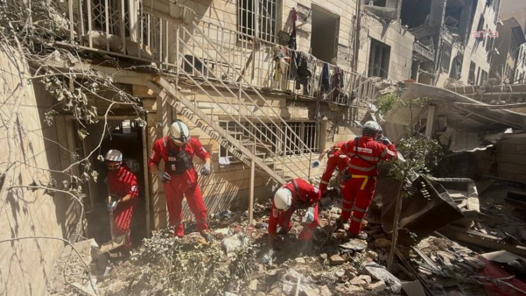 İran Kızılayı: “ABD ve İsrail’in İran’a yönelik saldırılarında 81 binden fazla yapı zarar gördü”