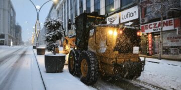 Van’da 216 yerleşim yerinin yolu kar nedeniyle ulaşıma kapandı