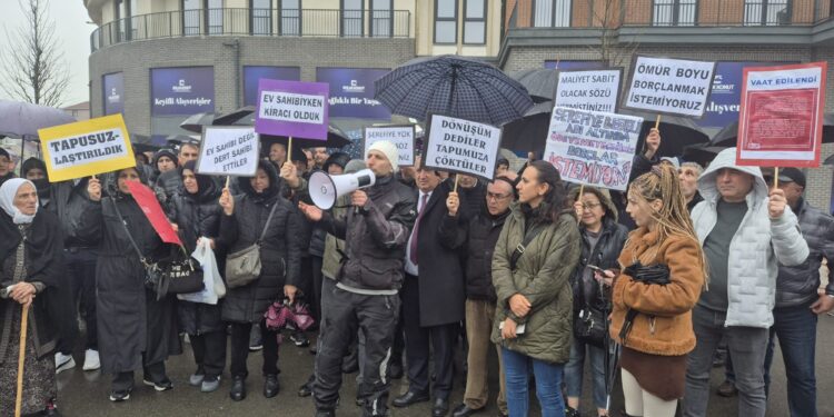 Okmeydanı halkı TOKİ’ye isyan etti: Ev sahibiyken kiracı olduk