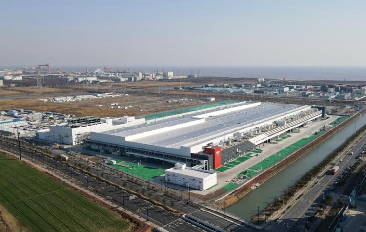 Çin’in Chongqing kentinde Tesla süper şarj istasyonları hizmete girdi