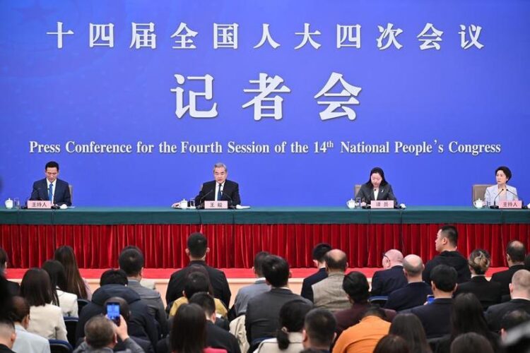 Çin Dışişleri Bakanı: Diplomatik gündemimizde komşu ülkelere her zaman öncelik veriyoruz