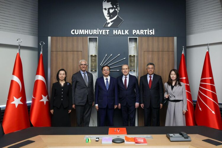 Çin Komünist Partisi’nden CHP’ye ziyaret