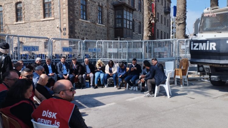 Meslek Fabrikası direnişi sürüyor…Miting hazırlıklarına başlandı