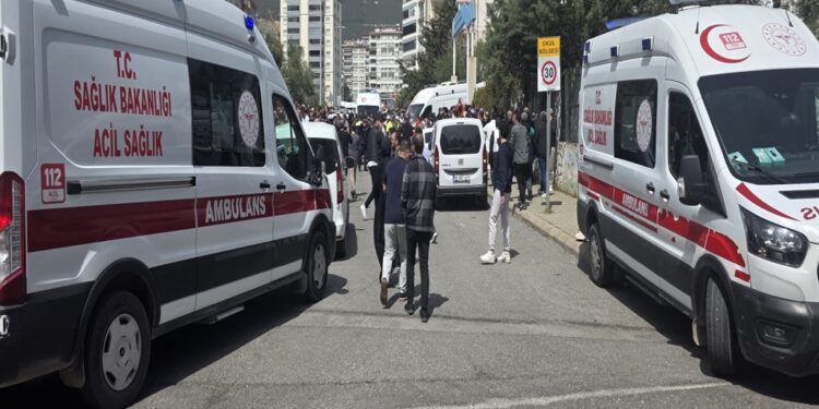 Kahramanmaraş’ta orta okulda silahlı saldırı! Can kaybı ve yaralılar var…