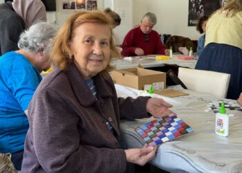 Bakırköy’de atık camlar sanata dönüştü
