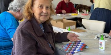 Bakırköy’de atık camlar sanata dönüştü