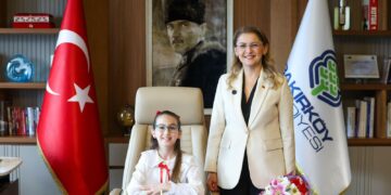 Bakırköy’de 23 Nisan coşkusu… Belediye başkanlığı koltuğu çocukların oldu