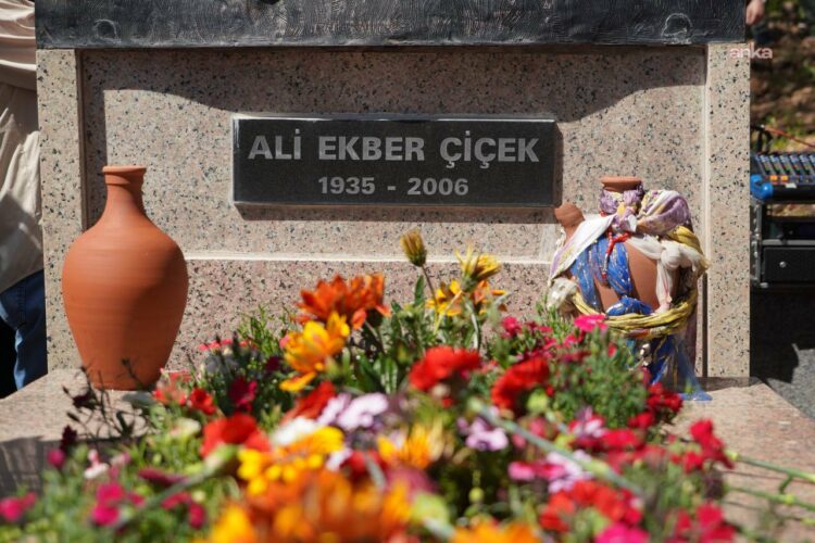 Ali Ekber Çiçek, Edremit’te mezarı başında anıldı