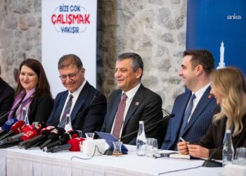 Özgür Özel: “Hiçbir Roman çocuğun hayata kapatamayacağı kadar geride başlamaması gerekiyor”