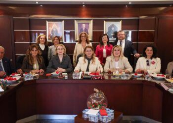 Bakırköy Belediye Başkanı Ovalıoğlu, vatandaşların Paskalyasını kutladı