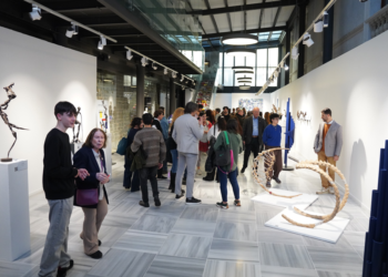 Genç sanatçıların özgün eserleri Beyoğlu’nda sanatseverlerle buluştu