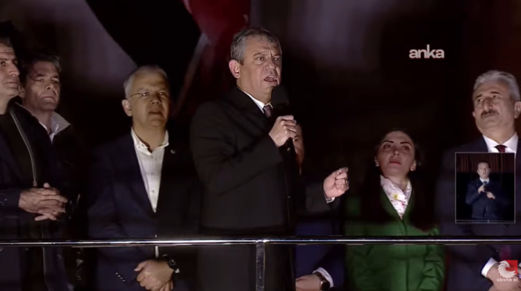 Özgür Özel: “Bursalının vermediği yetkiyi zorbalıkla alıyor”