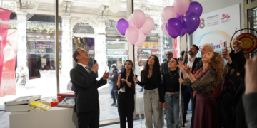 Beyoğlu’nda bienal coşkusu: “Sanatını Mutlulukla Buluştur” sergisi açıldı