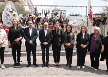 CHP heyeti Kahramanmaraş’taki okul saldırısında hayatını kaybedenlerin aileleriyle görüştü…