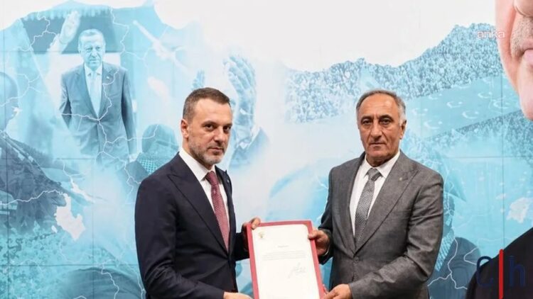 AKP Şemdinli İlçe Başkanı İnan görevinden istifa etti