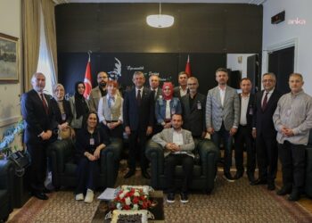 Özgür Özel, KHK’lılar Platformu ile bir araya geldi