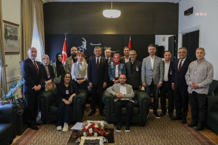 Özgür Özel, KHK’lılar Platformu ile bir araya geldi