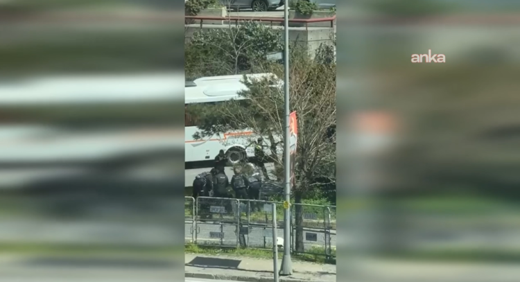 İsrail Konsolosluğu önünde çatışma