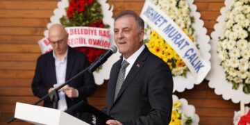 Nuri Aslan: “Sanatın sustuğu yerde adalet nefes alamaz”