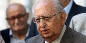 Hüsamettin Cindoruk hayatını kaybetti