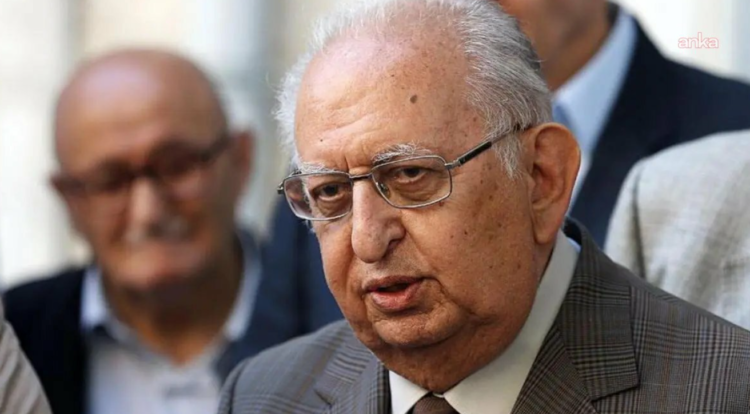 Hüsamettin Cindoruk hayatını kaybetti