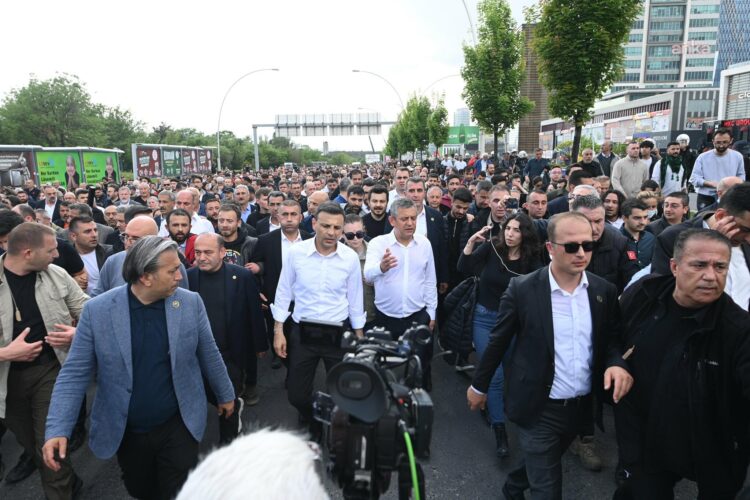 Özgür Çelik: “Sonuna kadar direneceğiz”