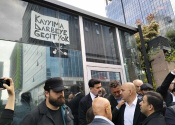 CHP Genel Merkezi’nde tahliye gerginliği