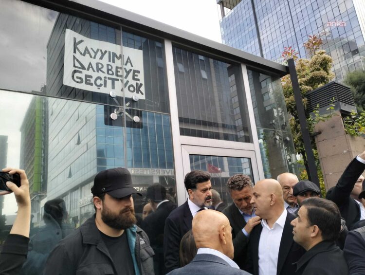 CHP Genel Merkezi’nde tahliye gerginliği