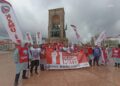Birleşik Kamu-İş, Taksim Cumhuriyet Anıtı’na çelenk bıraktı