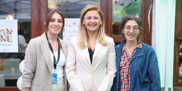 Bakırköy’de Anneler Günü’nde üç kuşak bir araya geldi