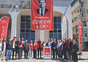 Artvin’de yurttaştan parti değiştiren siyasetçilere tepki