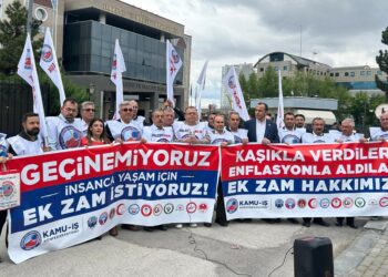 Birleşik Kamu İş, Maliye Bakanlığı önünde eylem yaptı…