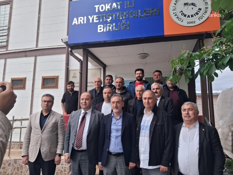 CHP’li Adıgüzel: “Siyaset para kazanma mesleği olmamalı”