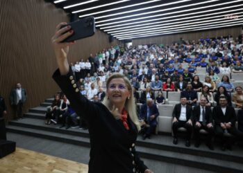 Bakırköy Belediye Başkanı Ovalıoğlu, personel ile bayramlaştı