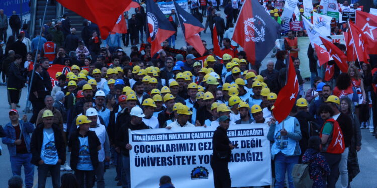 1 Mayıs alanları doldu