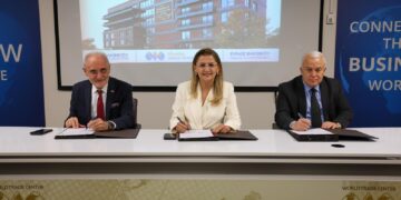 Bakırköy’de dev işbirliği: Gündüz yaşlı bakımevi için imzalar atıldı