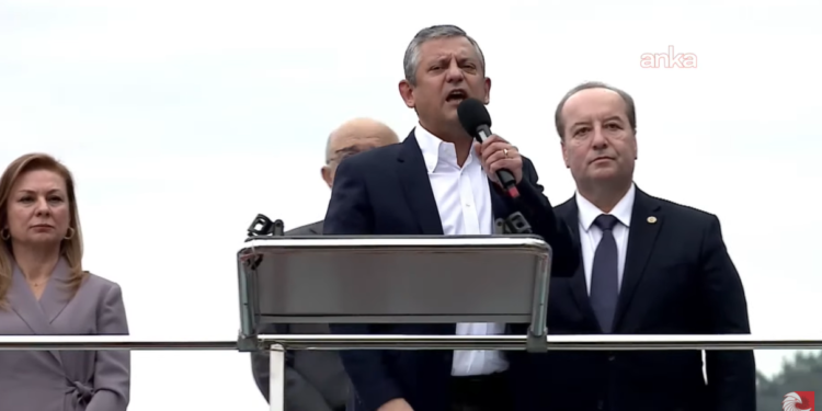 Özgür Özel: “Biz adalet ve demokrasi için meydanlardayız”