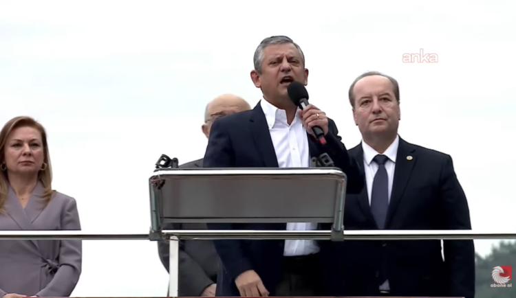 Özgür Özel: “Biz adalet ve demokrasi için meydanlardayız”