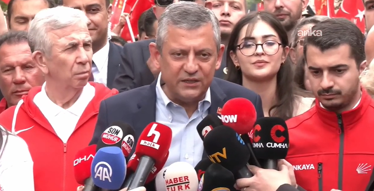 Özgür Özel: “Cumhuriyeti, gerçek sahipleri gençlere emanet edeceğiz”