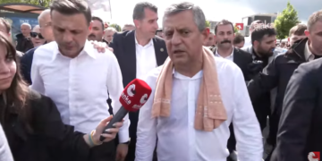 Özgür Özel, CHP Genel Merkezi’nden TBMM’ye yürüdü