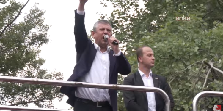 Özgür Özel: “CHP’yi üçüncü sefer açmak için ben var gücümle çalışacağım”