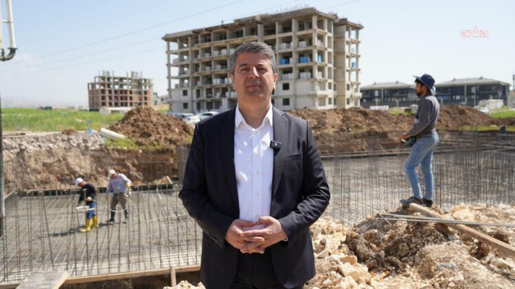 Adıyaman’ın Altınşehir Mahallesi’ne kazandırılacak taziye evinin ilk betonu döküldü